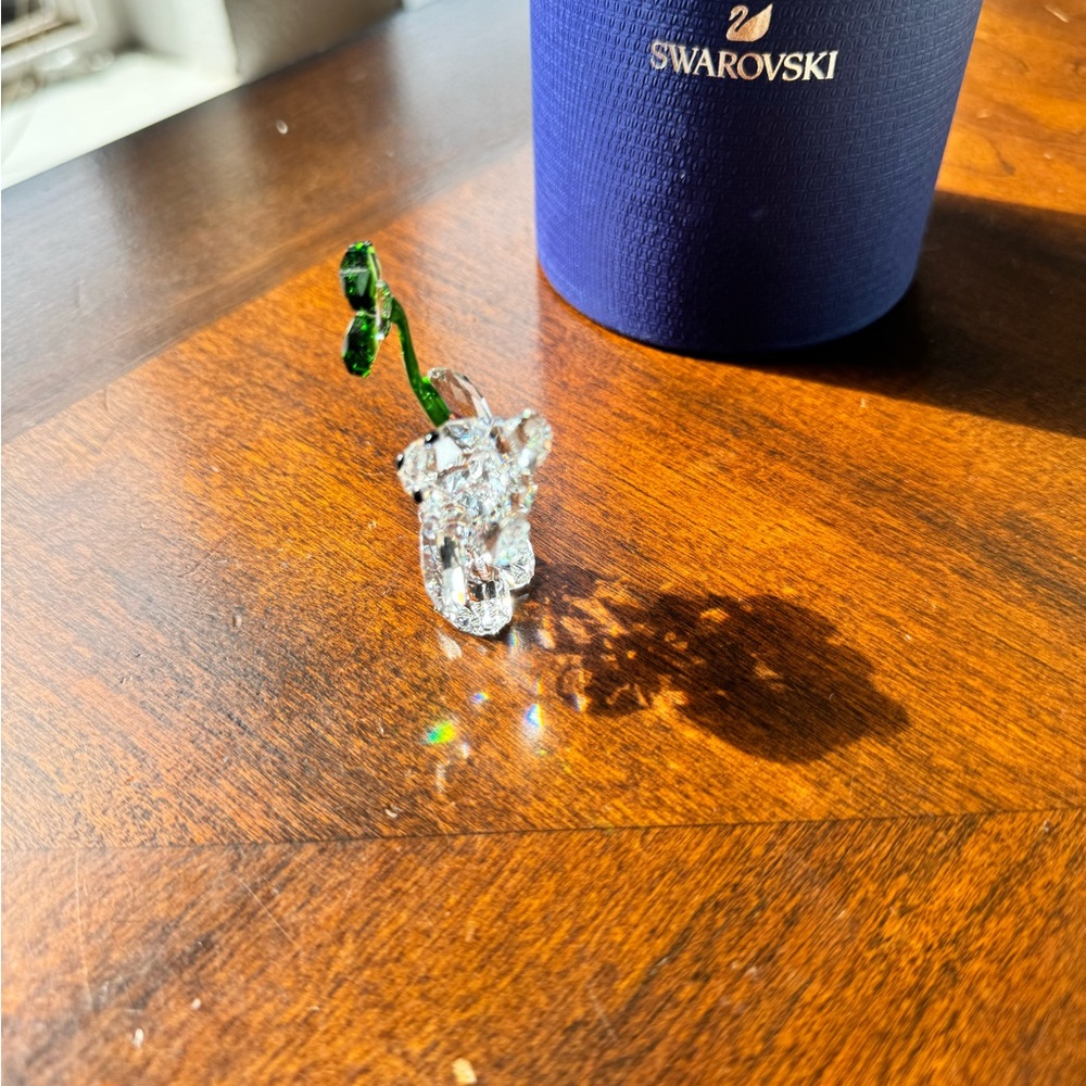 Swarovski Clear Crystal Kris Bear with Green Four-Leaf Clover Lucky Charm - Picture 6 of 9